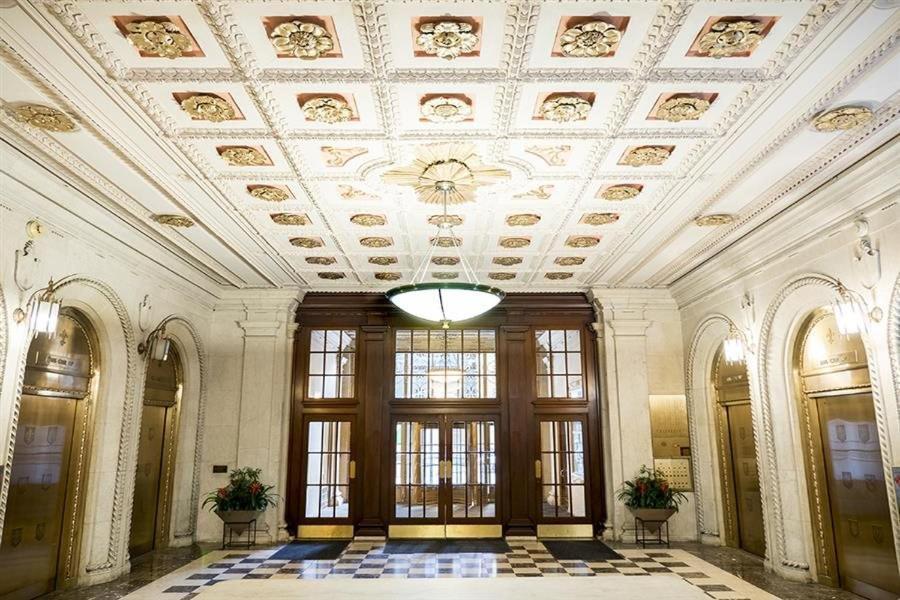 Bridgestreet At The Leader Building Aparthotel Cleveland Bagian luar foto
